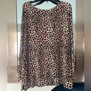 A Pea In The Pod leopard print top maternity tunic. Large.